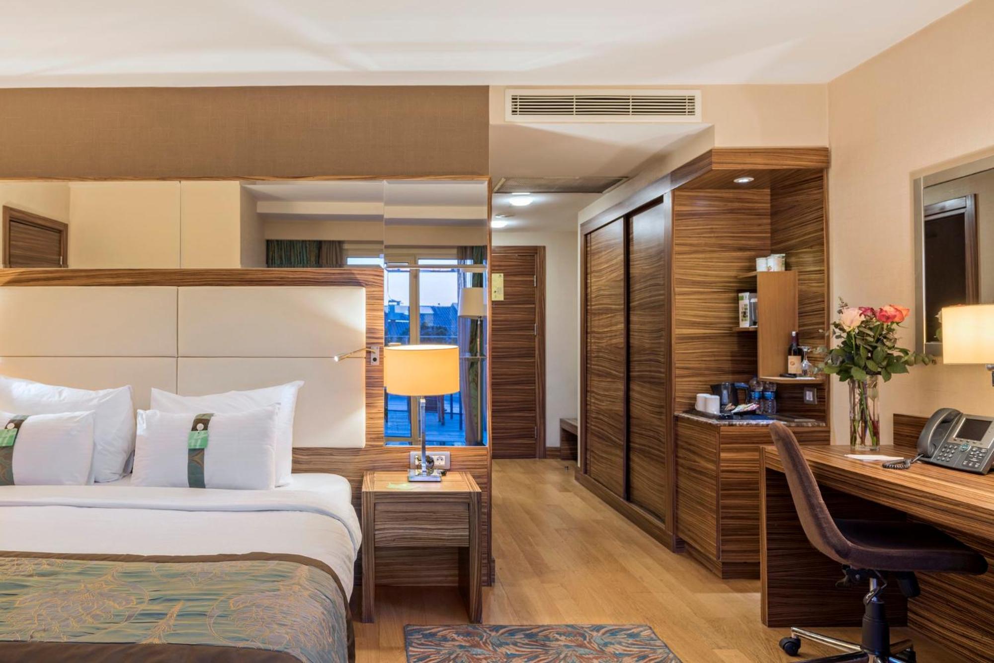 Sisli By Ihg מלון