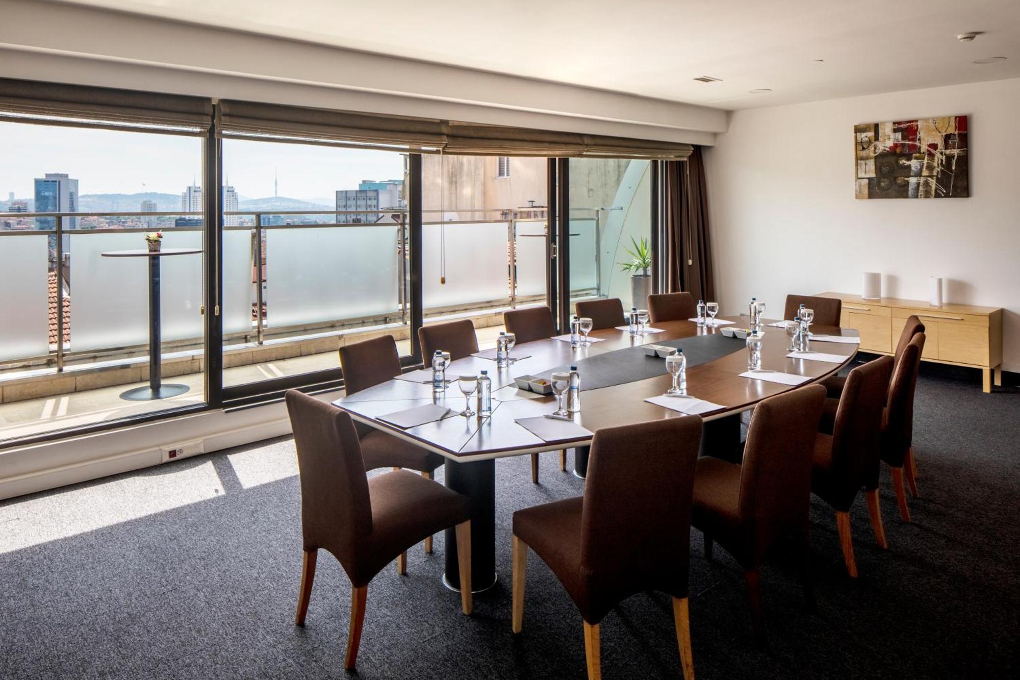 Hotel Sisli By Ihg 5*
